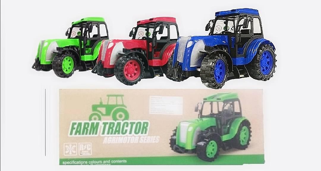 Igračka traktor za upravljanje na ravnoj površini u zatvorenom prostoru.
