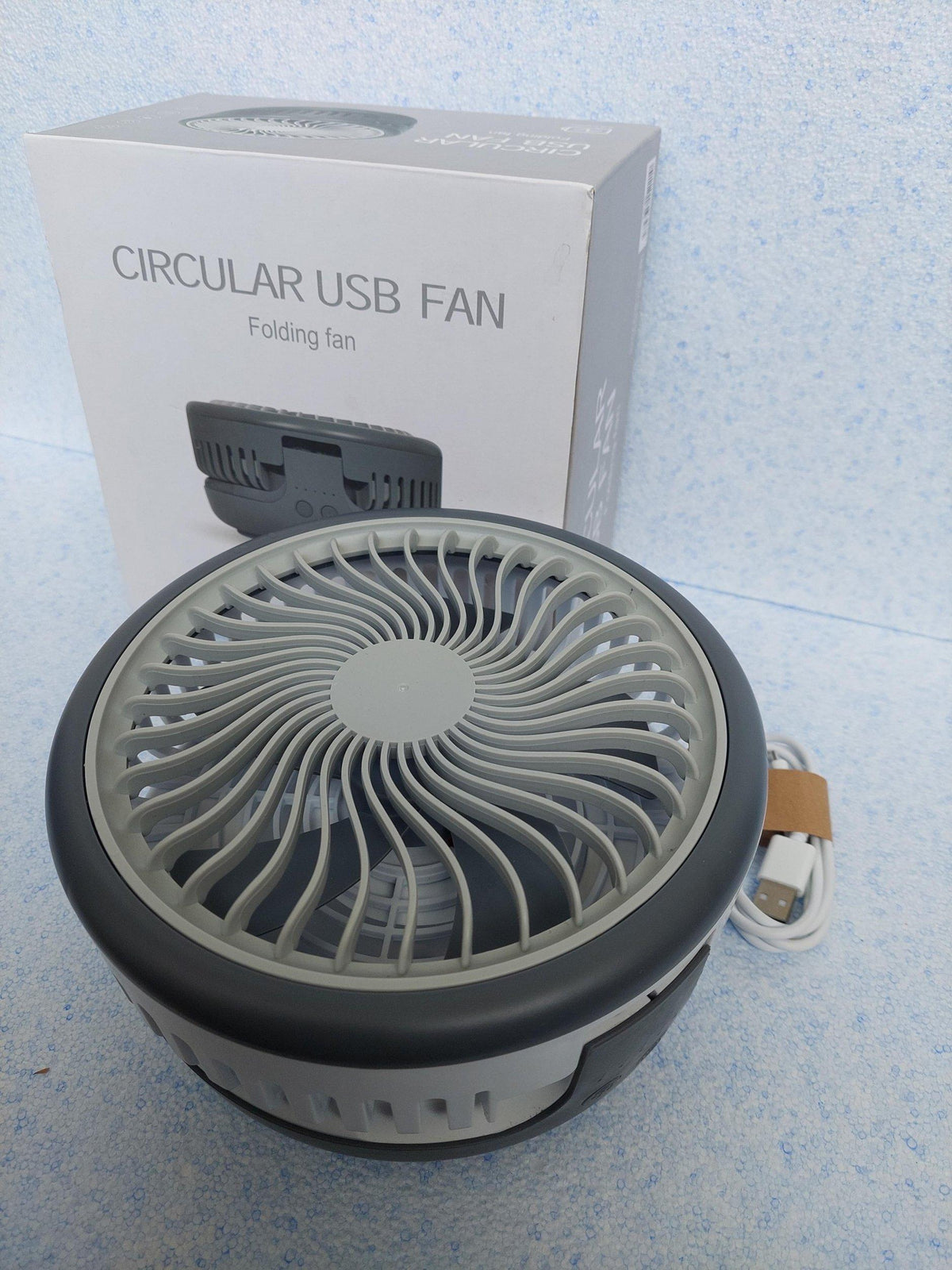 Ventilator za sto sa pločom za montažu na zid.