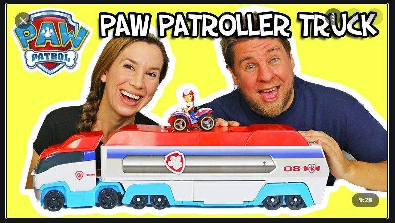 Veliki autobus igračka Patrolnih šapa sa Riderom i njegovim ATV-om.