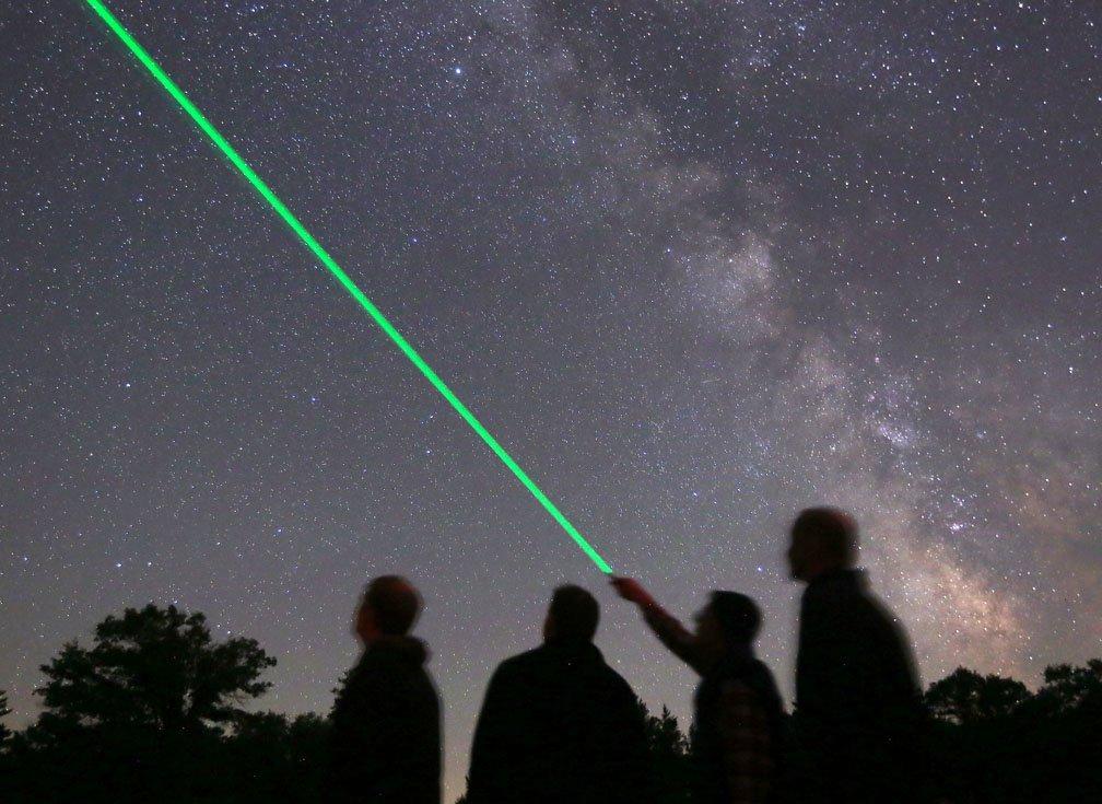 Zeleni laserski pokazivač snage 1000 mW.
