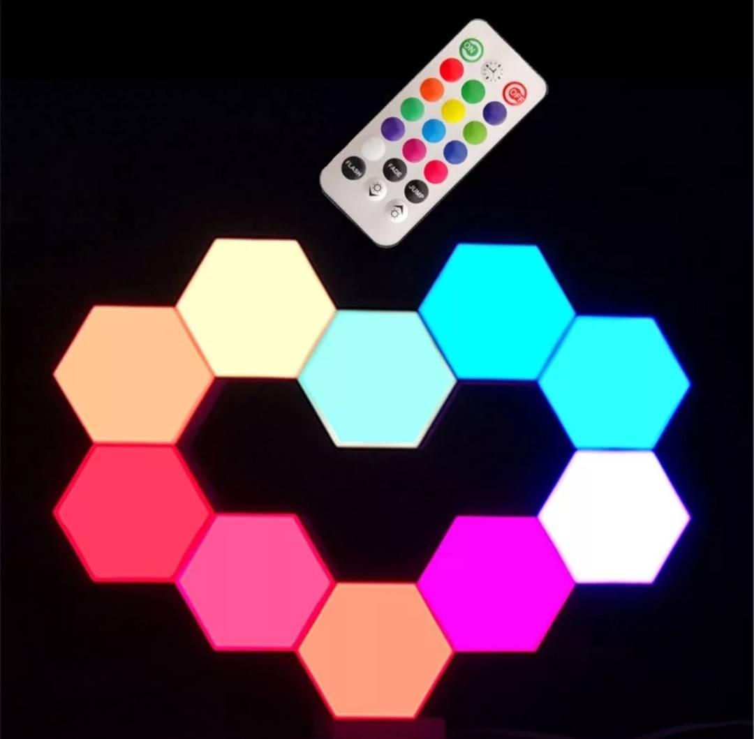 Površina šestougaonog LED panela namenjena je upravljanju dodirom.