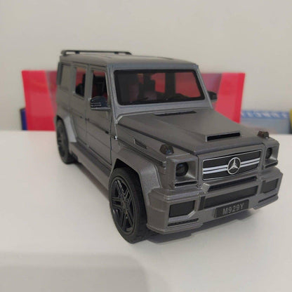 Mercedes G-klasa 65 AMG predstavljena kao metalni autić.