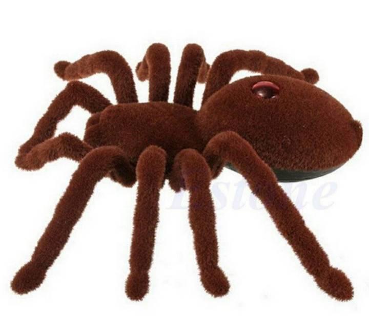 Igračka pauk koja se upravlja daljinskim upravljačem.
