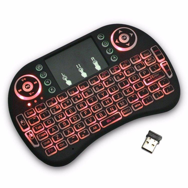 Mini bežična QWERTY tastatura sa touch-padom i RGB osvetljenjem.