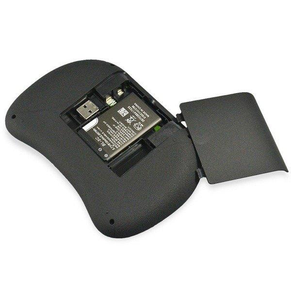 Mini bežična tastatura za korišćenje sa smart televizorom ili računarom.