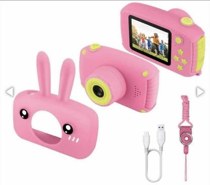 Dečji fotoaparat sa LCD ekranom za pregled kadrova.