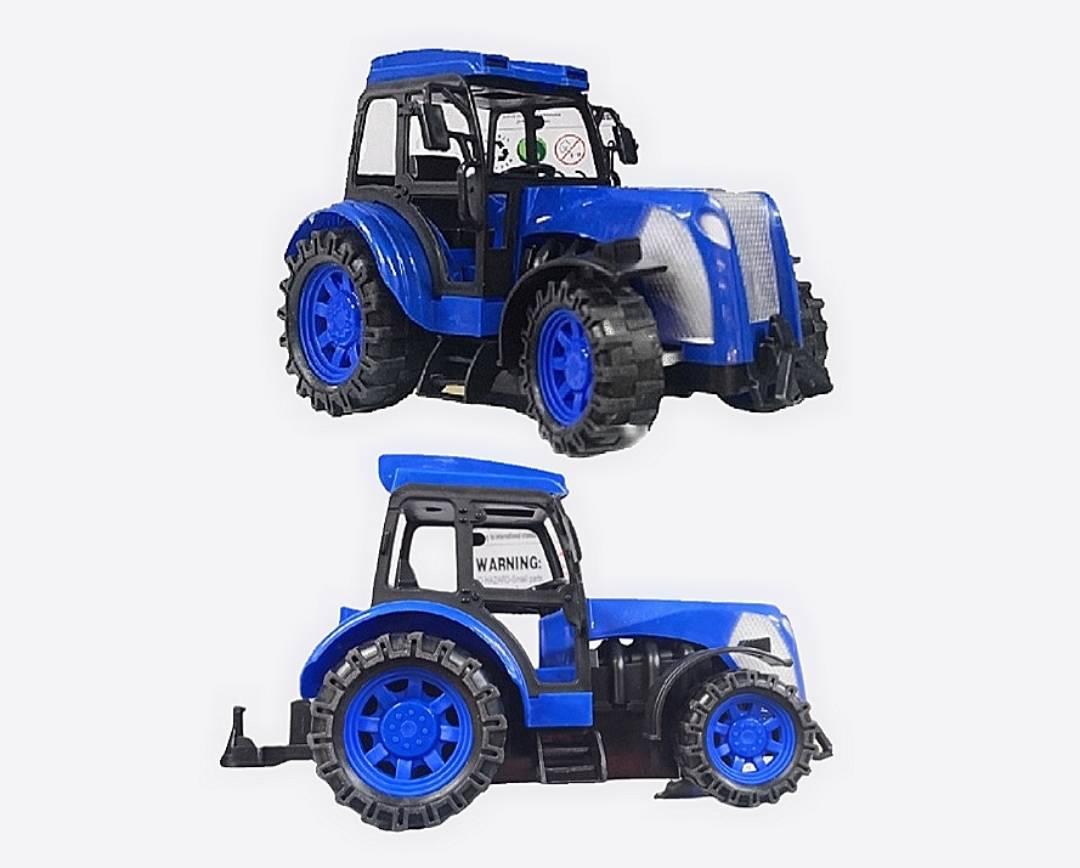 Traktor igračka za osmišljavanje vožnji tokom igre.