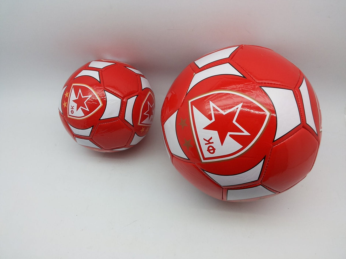 Prikaz fudbalske lopte sa motivom Crvene zvezde.