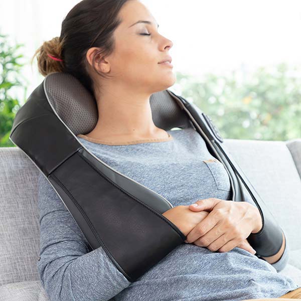 Masažer za vrat sa osam 4D Shiatsu čvorova.