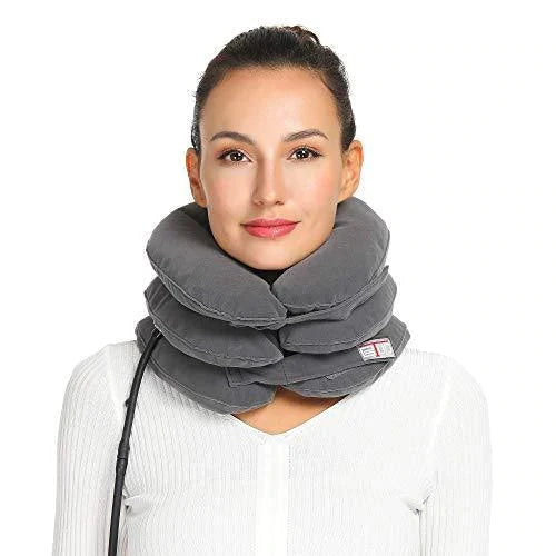 Na slici je jastuk namenjen istezanju vrata.