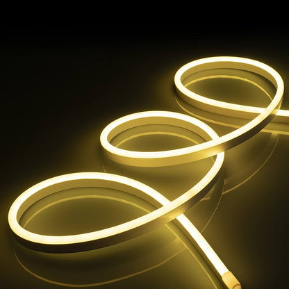 Fleksibilna LED neon traka u toplobeloj nijansi.
