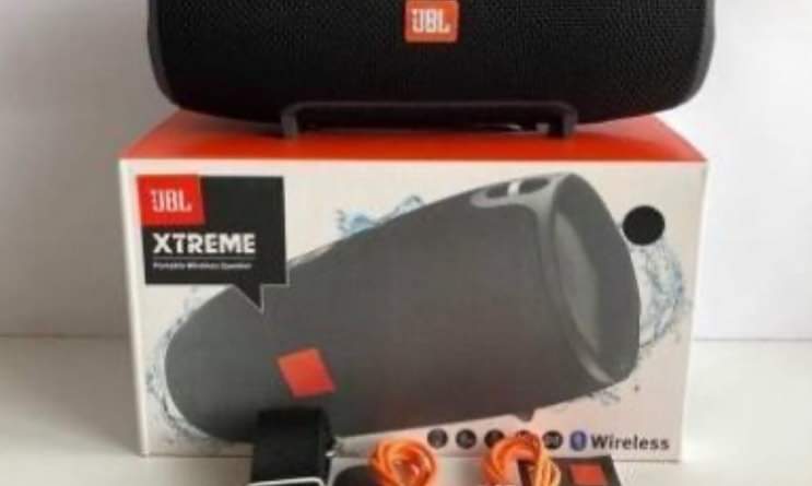 JBL Extreme zvučnik prikazan kao audio uređaj za reprodukciju muzike.