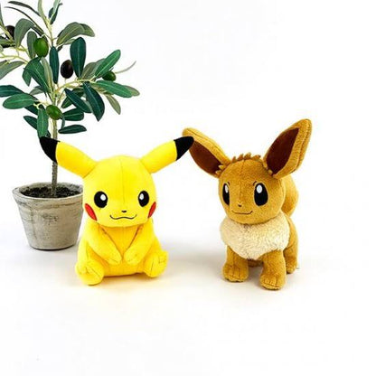 Plišana igračka sa likom Pikachua iz Pokémon univerzuma.
