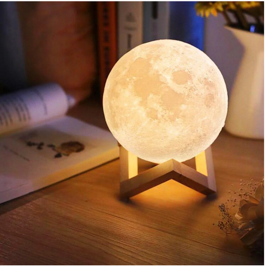 Bela PRODAVANI 3D Moon lampa za noćni sto.