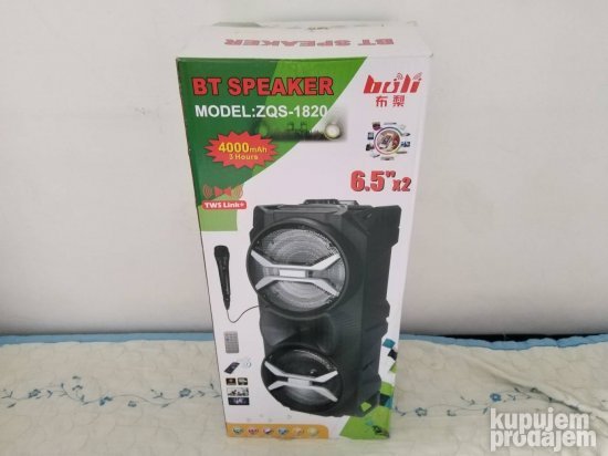 Zvučnik sa disko kuglom, LED svetlom i USB kablom.