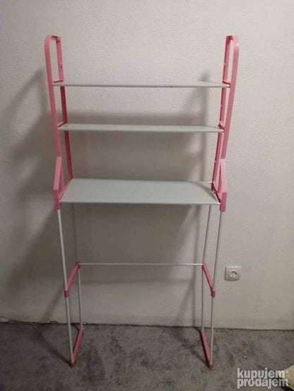 Kupatilska polica za organizovanje prostora iznad mašine za veš.