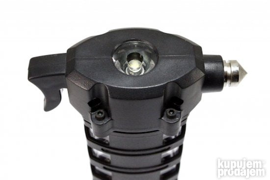 LED lampa za automobil sa prednjim i bočnim osvetljenjem.