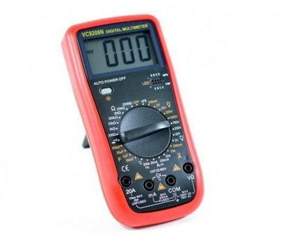 Digitalni merni instrument PRODAVANI sa crveno-crnom izvedbom i LCD ekranom.