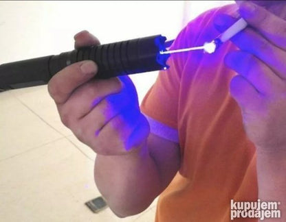 Na slici je plavi laserski pokazivač brenda PRODAVANI.