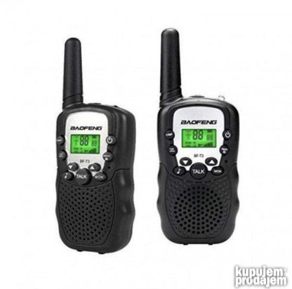Komplet Baofeng BF-T3 sadrži dve radio-stanice.