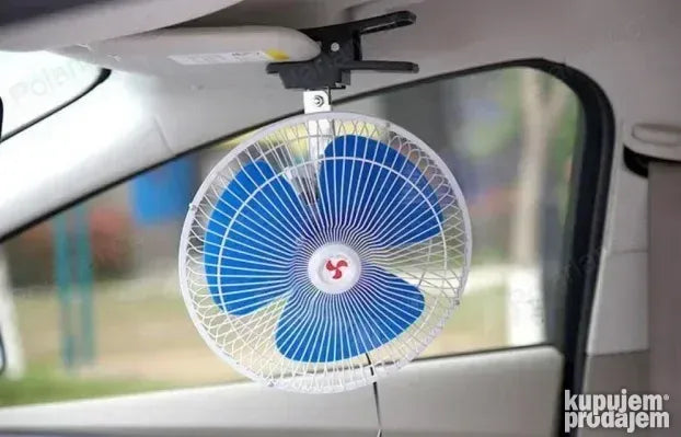 Ventilator za vozilo sa metalnom štipaljkom za pričvršćivanje.